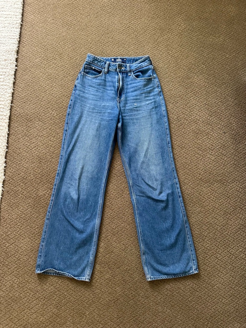 Hollister Medium Wash High-Rise Baggy Jeans - Women